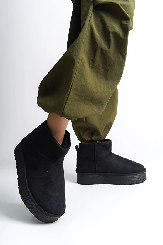 AMELIA Bağcıksız Düz ve Kalın Taban İçi Kürklü Kısa Süet Kadın Bot SST - Siyah