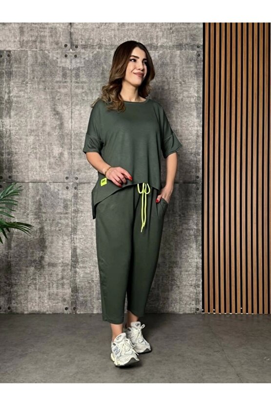 Kadın Kısa Kollu Bisiklet Yaka Viskon Iki Iplik Bluz Ve Pantolon Ikili Takım