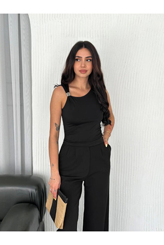 Osy Modal Yumuşak Dokulu Kumaş Bisiklet Yaka Sıfır Kol Bluz Omuz Toka Aksesuar Detaylı - Siyah