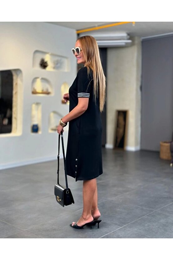 Kadın Kısa Kollu V Yakalı Yanlardan Yırtmaç Ve Düğmeli Viskon Iki Iplik Elbise