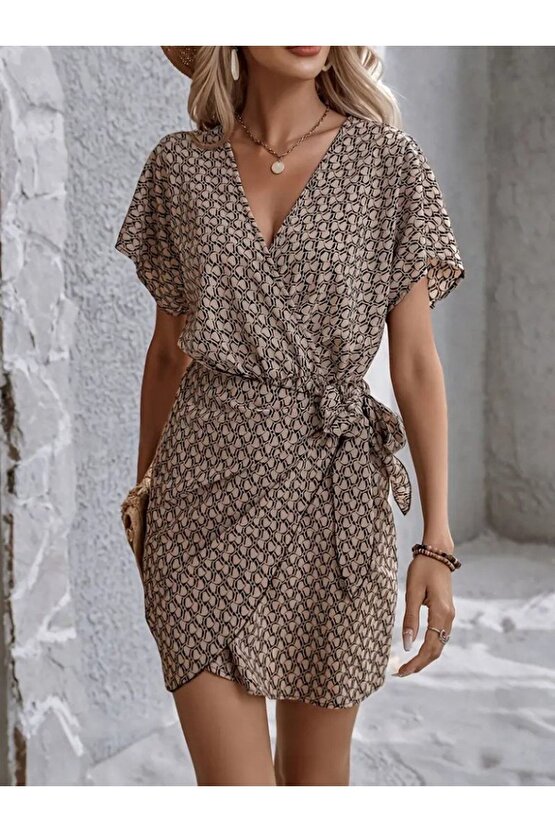 Kadın Kısa Yarasa Kollu önden Kruvaze Yaka Detaylı önden Bağlamalı Desenli Süprem Elbise