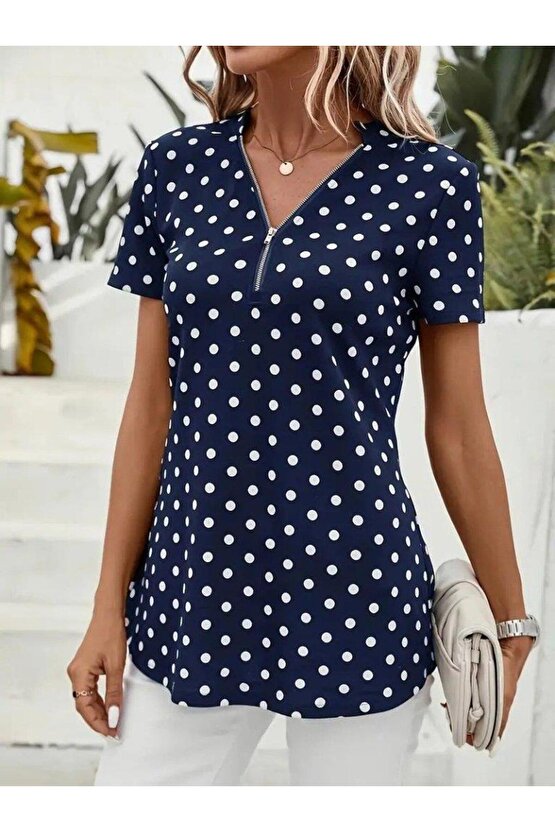 Kadın Kısa Kollu Yakadan Fermuarlı Puantiyeli Uzun Dokuma Viskon Bluz