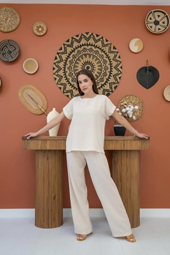 Bej Thirt Ve Pantolon Takım