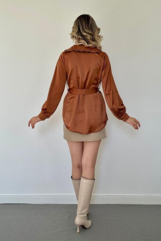 Edolika Kahverengi Yakası Fırfırlı Kuşaklı Saten Gömlek