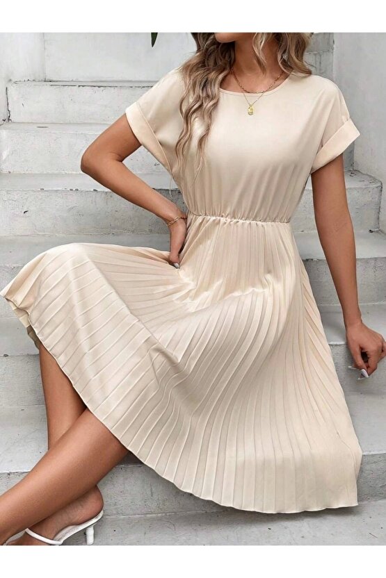 Kadın Kısa Kollu Yakası Açık Belden Lastikli Pileli Kısa Ithal Krep Elbise