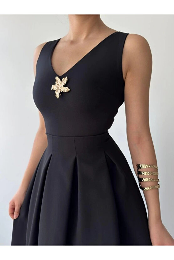 ate Yıldız Detaylı Elbise