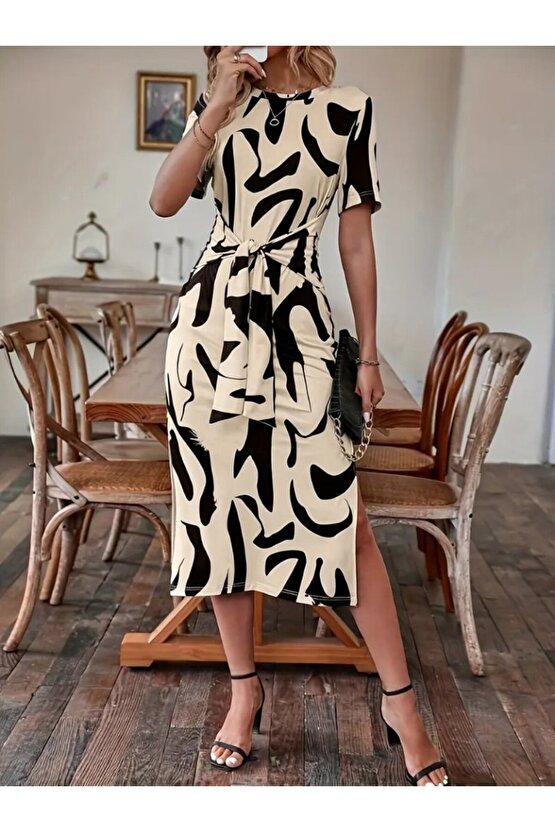 Kadın Kısa Kollu Bisiklet Yaka Desenli Belden Bağlamalı Yandan Yırtmaçlı Süprem Elbise