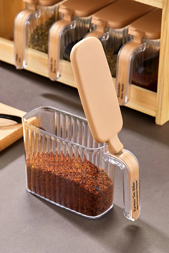 10lu Ahşap Standlı Baharatlık Seti – Kapaklı, Kaşıklı ve Kulplu Şeffaf Baharatlık Takımı Etiketli