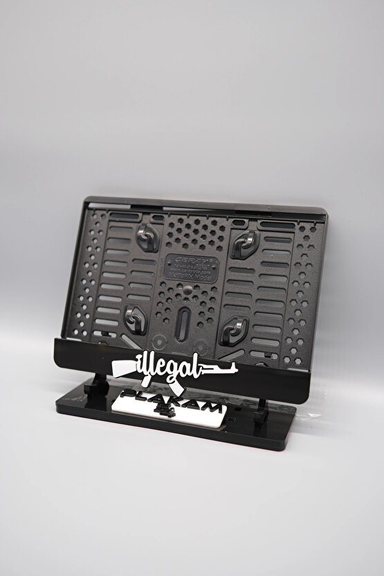 İLLEGAL KELEŞ ÇİZİMLİ BEYAZ PLEKSİ MOTOR PLAKALIĞI