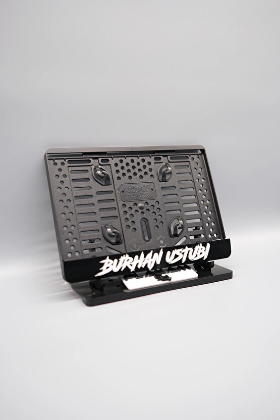 DÜZ AGRESİF FONTLU SİYAH KİŞİYE ÖZEL İSİMLİ PLEKSİ MOTOR PLAKALIĞI