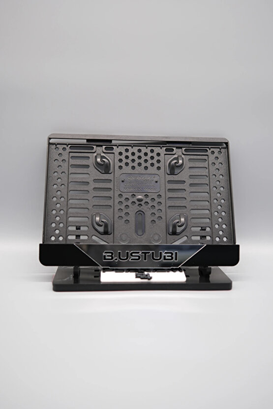 ORTASI GÜMÜŞ PARÇALI KİŞİYE ÖZEL İSİMLİ PLEKSİ MOTOR PLAKALIĞI