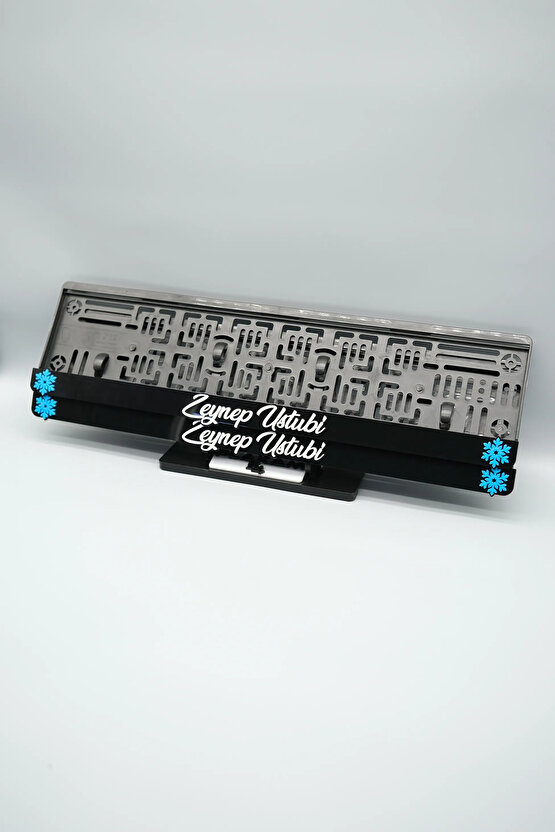 EL YAZI FONTLU KAR TANELİ SİYAH BEYAZ KİŞİYE ÖZEL İSİMLİ PLEKSİ ARABA PLAKALIĞI