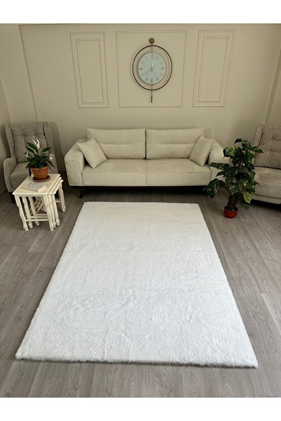 Premium Yumuşacık Tavşan Tüyü Serisi Tüy Dökmez Kaymaz Dokuma Taban Peluş Halı Beyaz