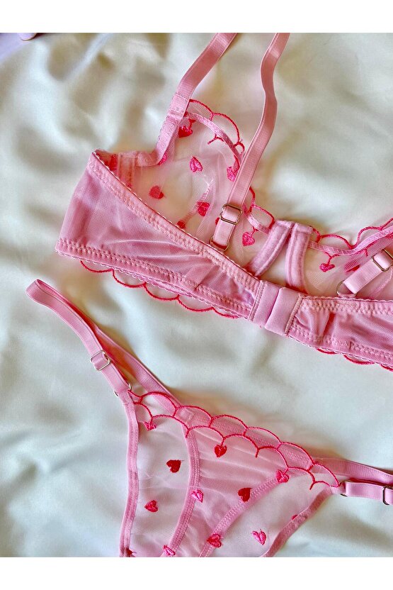 Pembe Kalp Desenli İç Çamaşır Takımı