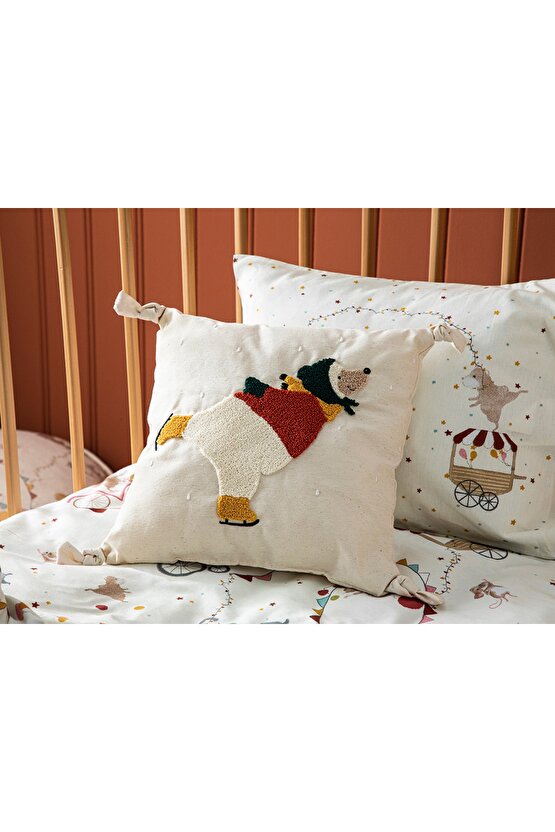 Polar Bear Dolgulu Dekoratif Kırlent 30x30 Cm Bej