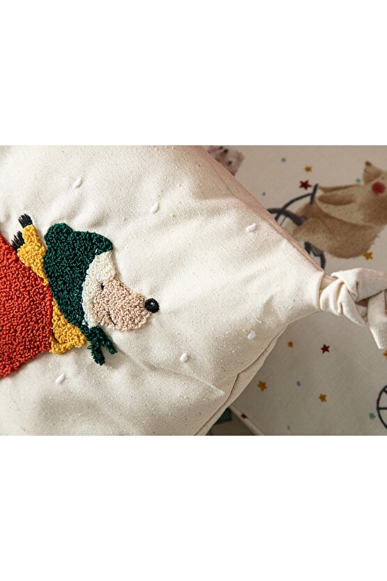 Polar Bear Dolgulu Dekoratif Kırlent 30x30 Cm Bej