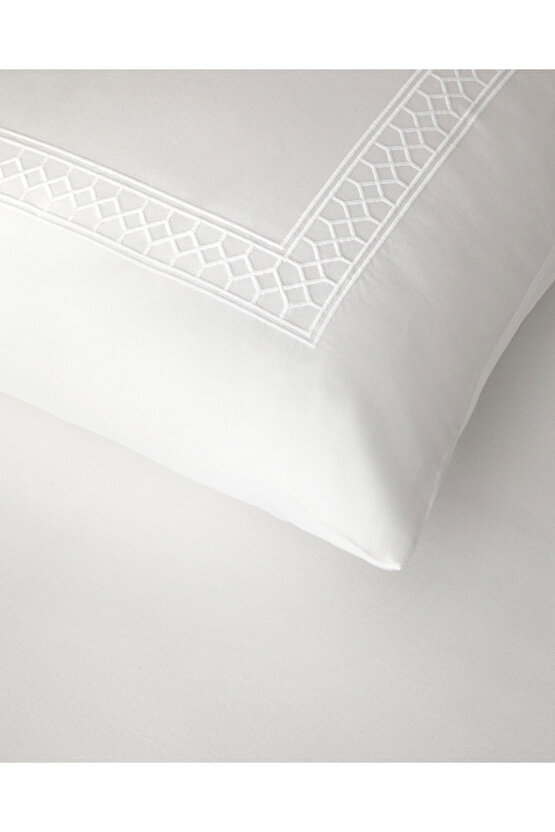 Modello Pamuk Saten Nakışlı King Size Çarşaflı Nevresim Takımı Beyaz