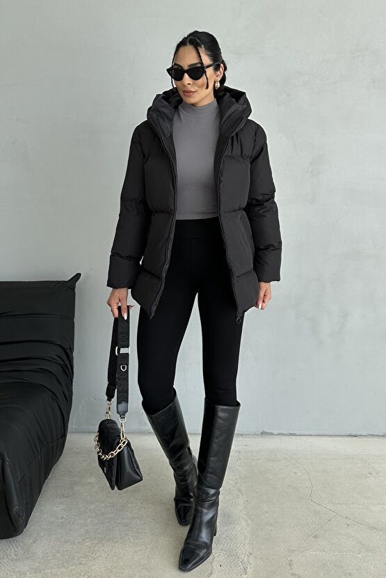Kadın Kapüşonlu Oversize Siyah Şişme Mont - Puffer Yarasa Kol Kışlık Kaban