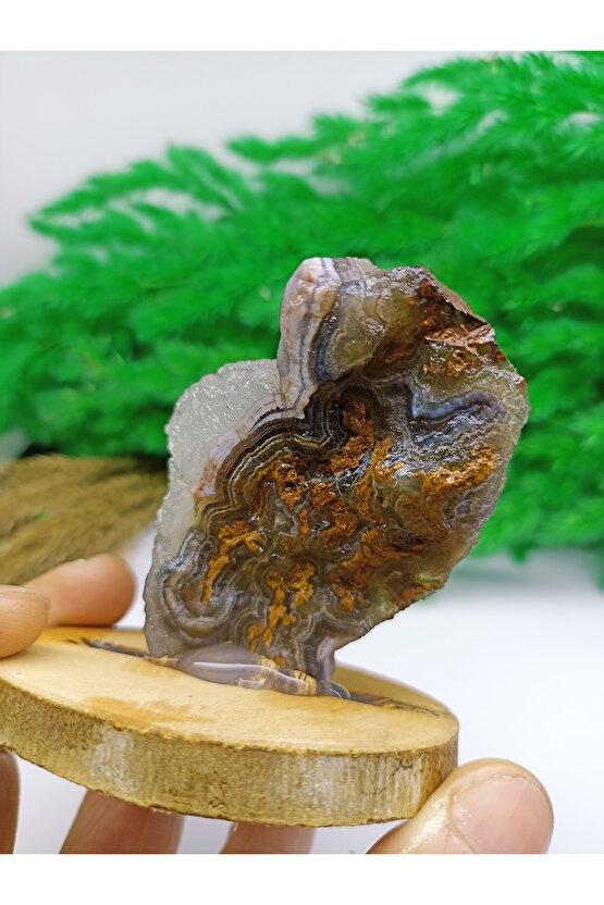 Kuvars Oluşumlu Madagaskar Akik Taşı Standlı Doğal Taş (sertifikalı)