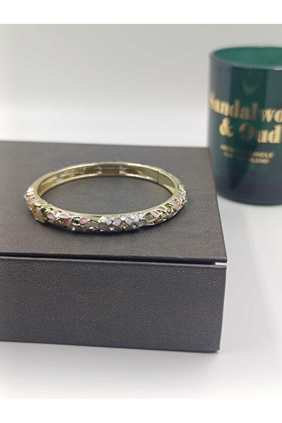 Mineli Çiçek İşlemeli Çelik Bilezik