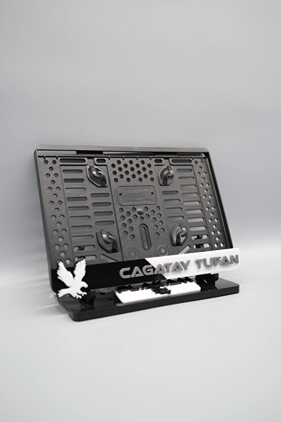 SİYAH BEYAZ TARAFTAR 3D KABARTMALI KİŞİYE ÖZEL İSİMLİ PLEKSİ MOTOR PLAKALIĞI