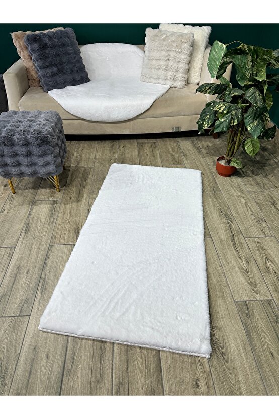 Premium Yumuşacık Tavşan Tüyü Serisi Tüy Dökmez Kaymaz Dokuma Taban Peluş Halı Beyaz