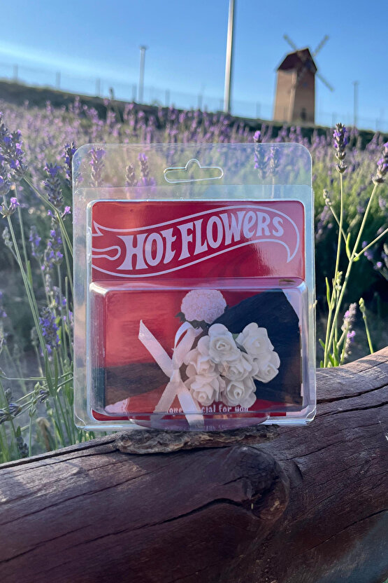 Hot Flowers Beyaz Çiçek Buketi Sevgiliye Hediye Özel Tasarım Koleksiyonluk Mini Buket Aksesuar