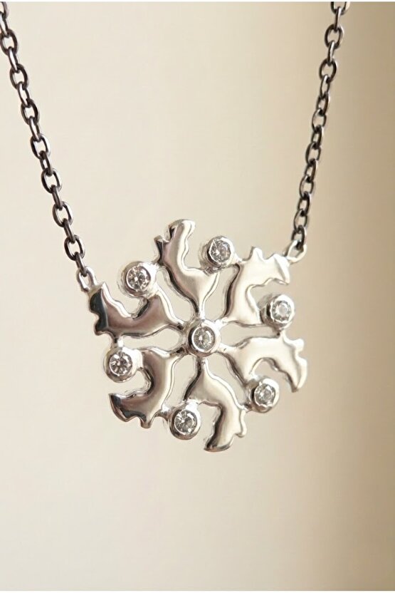 Ince Kar Tanesi Kolye