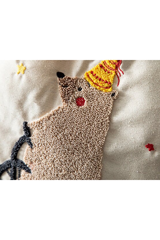 Sirk Dolgulu Dekoratıf Kırlent 30x30 Cm Bej