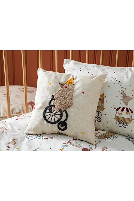 Sirk Dolgulu Dekoratıf Kırlent 30x30 Cm Bej