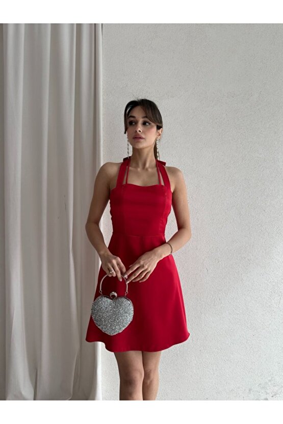 Kadın Boyundan Bağlamalı Kurdela Detaylı Mini Saten Elbise