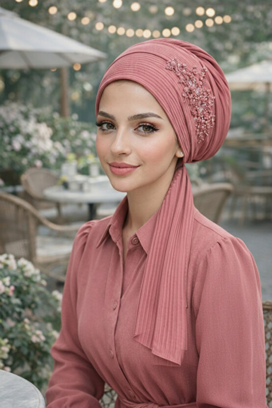 Gülkurusu Nakışlı Atkılı Bone