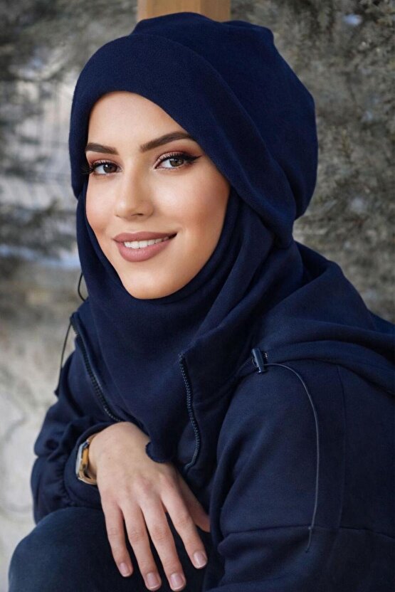 Lacivert Maskeli Bere