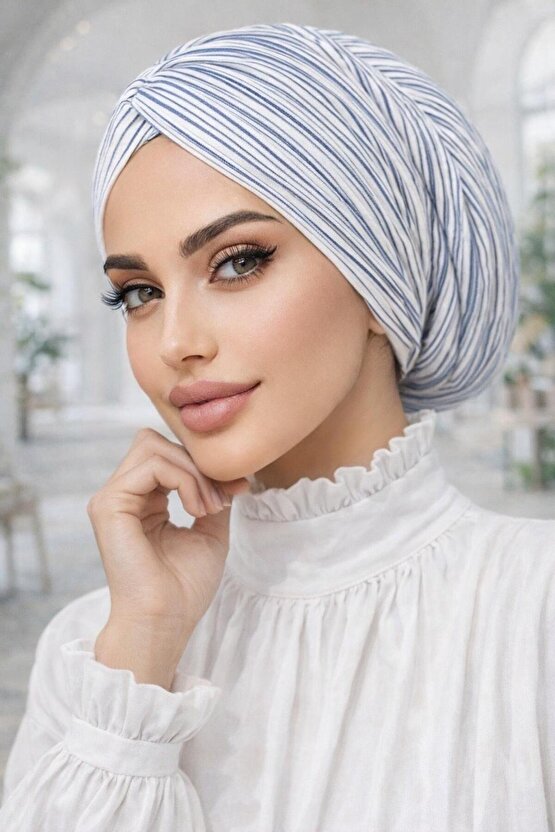 Beyaz Mavi Çizgili Büzgülü Salaş Bone