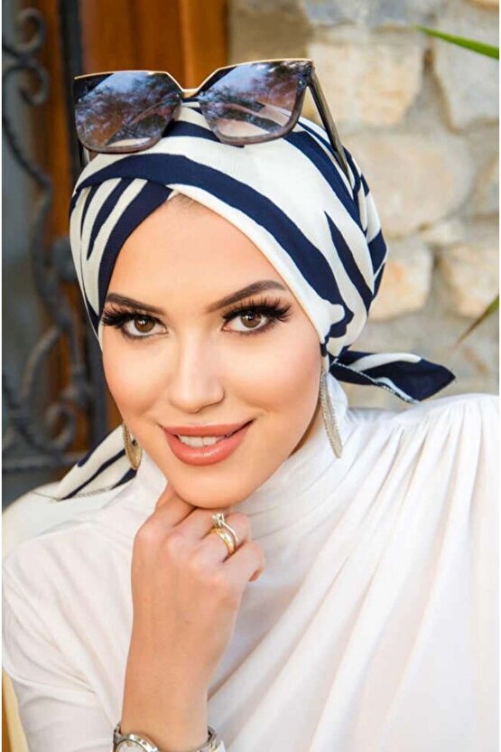 Lacivert Beyaz Zebra Desenli Çapraz Bone