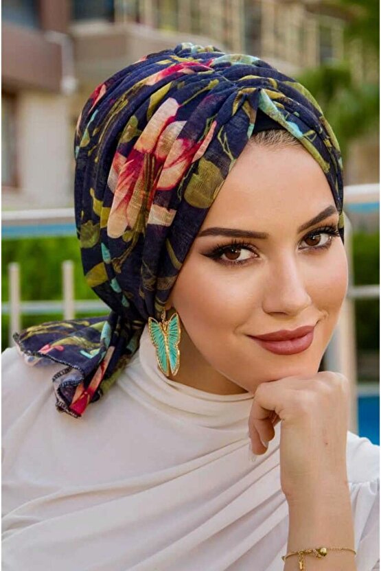 Lacivert Çiçek Desen Tokalı Bone