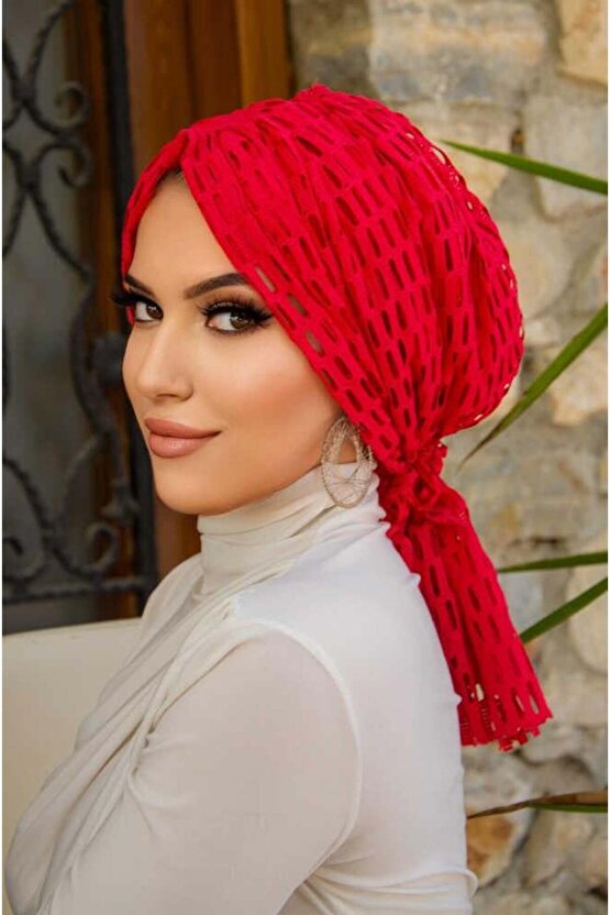 Kırmızı Dantel Tokalı Bone