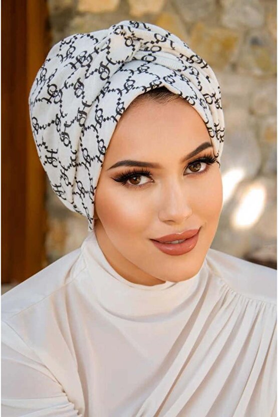 Beyaz Hat Desen Burgu Detaylı Bone