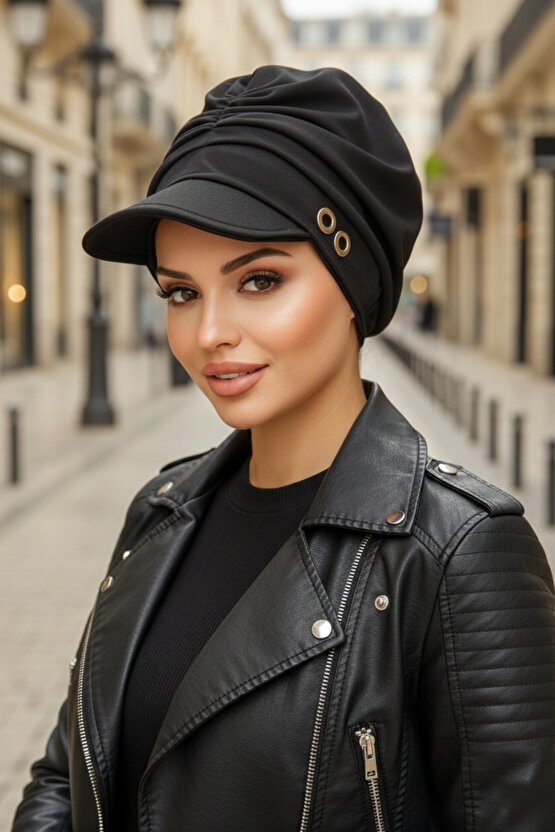 Siyah Metal Detaylı Tesettür Şapka Bone