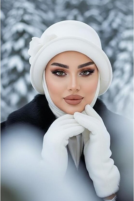 Kırık Beyaz Aksesuarlı Atkılı Vintage Şapka