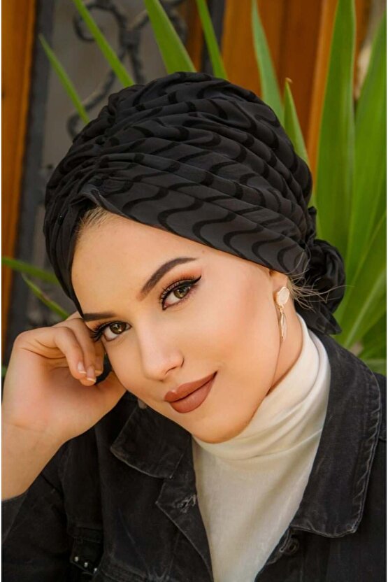 Siyah Desen Tül Tokalı Bone