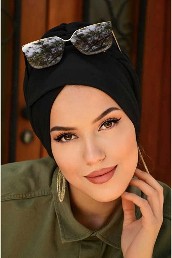 Siyah Çapraz Bantlı Dolgulu Bone