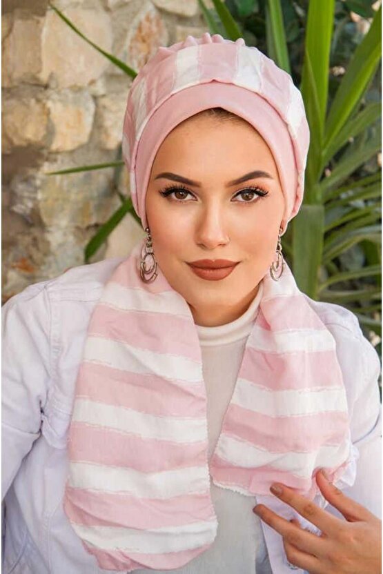 Pudra Beyaz Çizgi Desenli Fularlı Bone