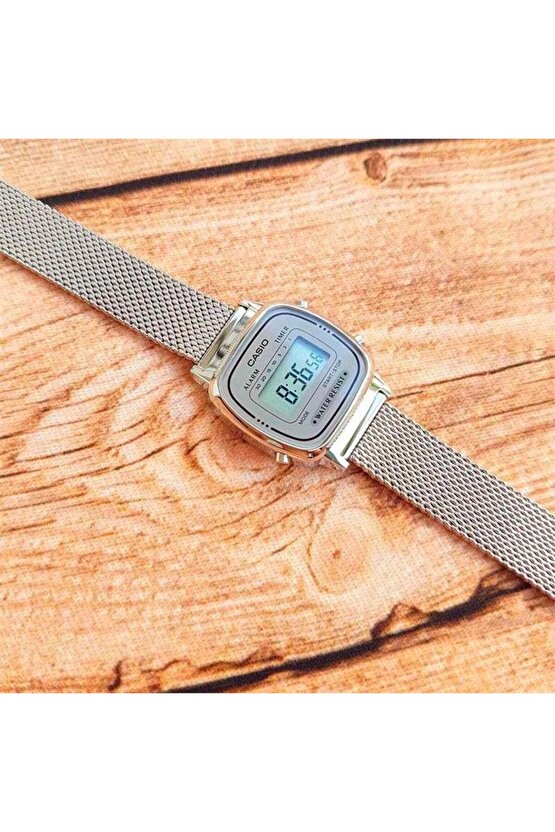 La670wem-7df Dijital Retro Kadın Kol Saati