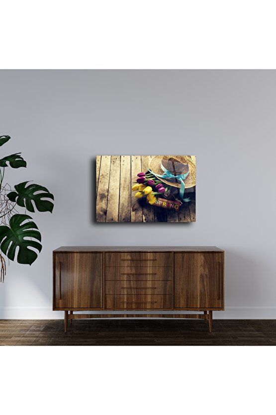 Lale ve Hasır Şapka Temalı Bahar Cam Tablo
