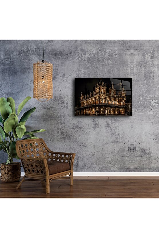 Gece Aydınlatmalı Tarihi Bina Cam Tablo