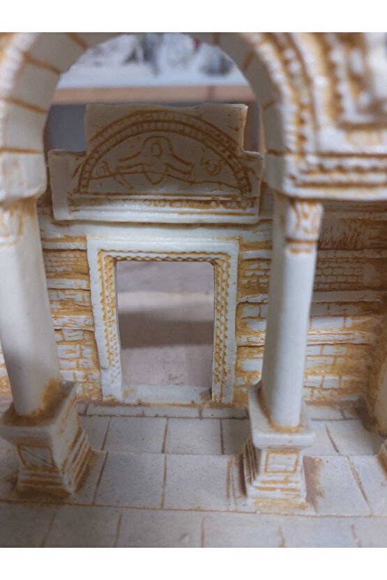 Efes Antik Kent Hadrian Tapınağı Temalı Dekoratif Mumluk & Biblo – Mermer Tozu & Polyester Heykel