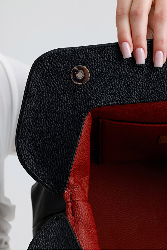 Heybes Kadın Siyah Vegan Deri Büzgü Tasarım Mıknatıs Mekanizmalı Modern El Çantası