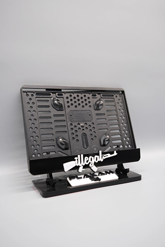 İLLEGAL KELEŞ ÇİZİMLİ BEYAZ PLEKSİ MOTOR PLAKALIĞI