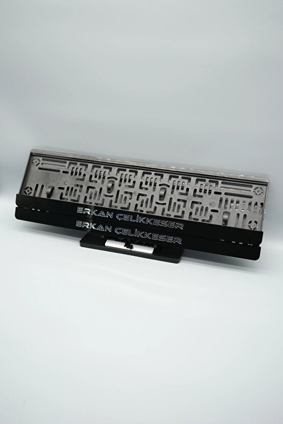 KİŞİYE ÖZEL İSİMLİ GÜMÜŞ PLEKSİ ARABA PLAKALIĞI